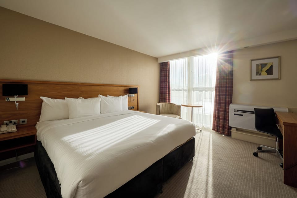 Premium bedding, in-room safe, desk, laptop workspace