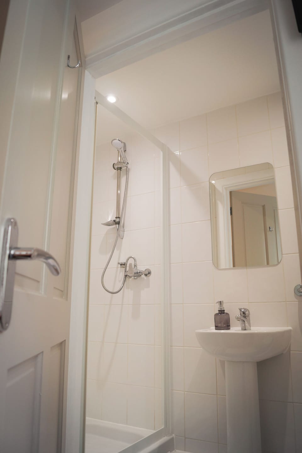 Standard Double Room, Private Bathroom | Bathroom | Shower, hair dryer, towels, soap