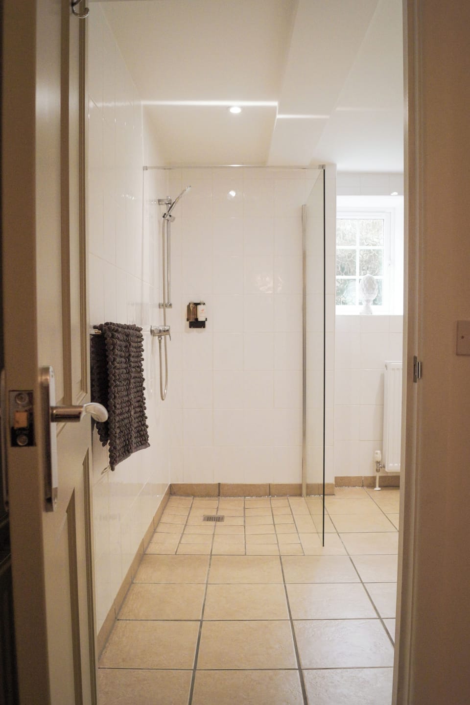 Family Room, Multiple Beds, Private Bathroom | Bathroom | Shower, hair dryer, towels, soap