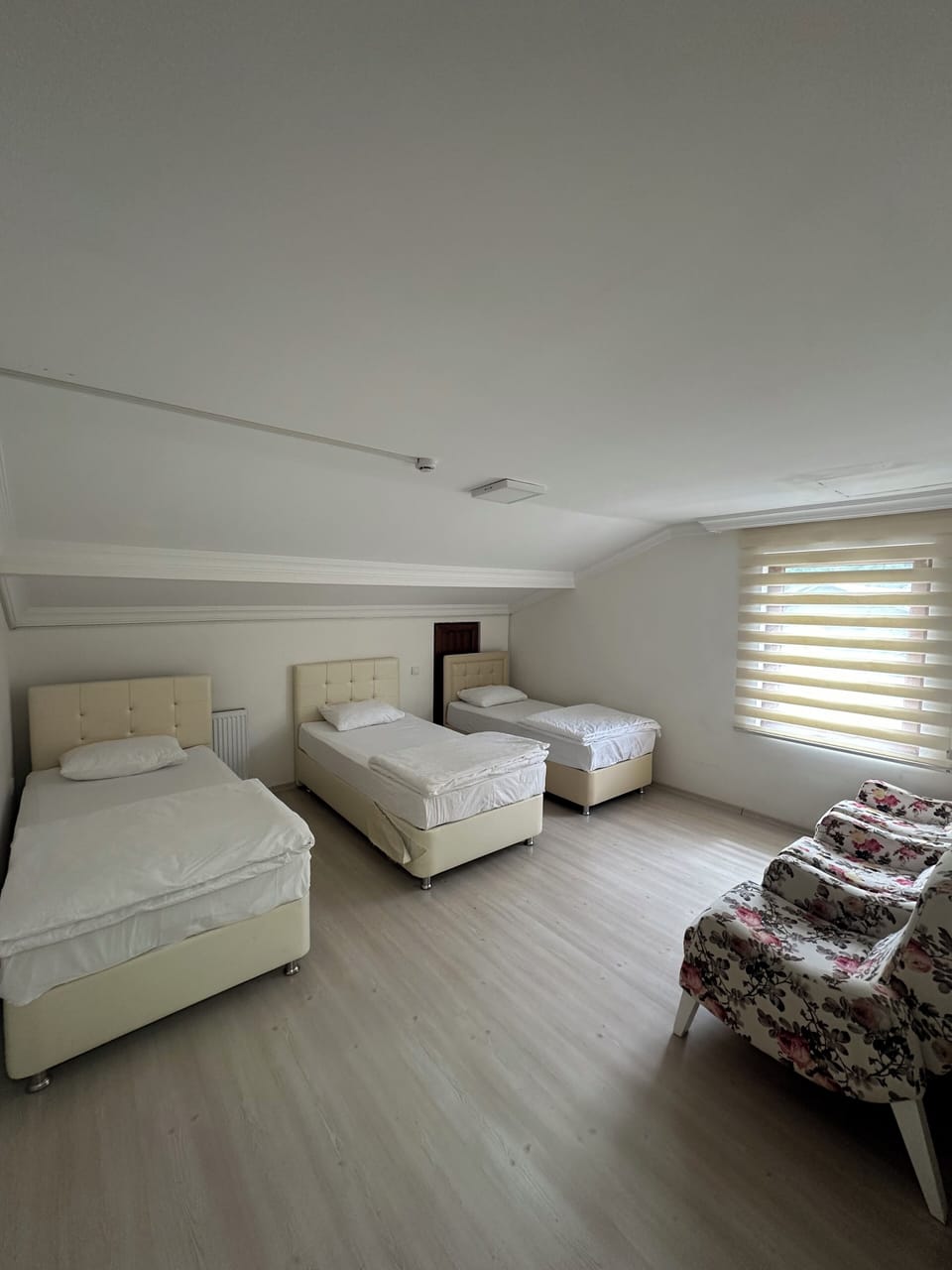 Deluxe Condo, Mountain View | Desk, soundproofing, free WiFi, bed sheets