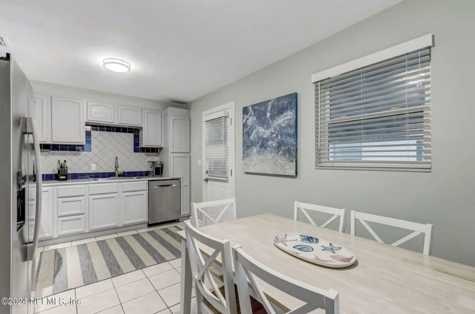 Fully equipped eat in kitchen
