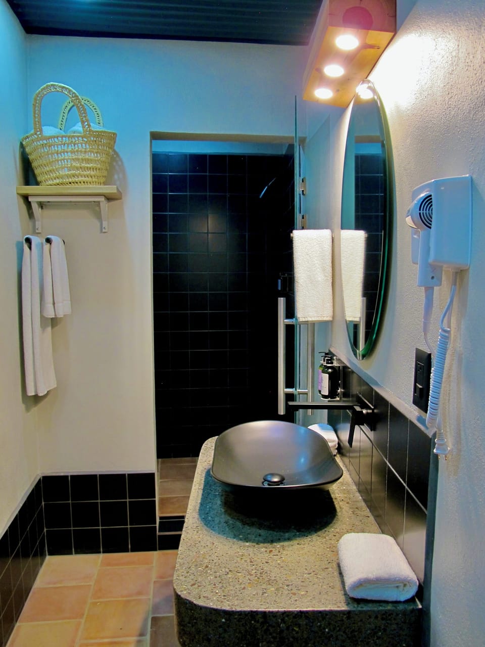 Superior Duplex, City View | Bathroom | Shower, hair dryer, towels, soap