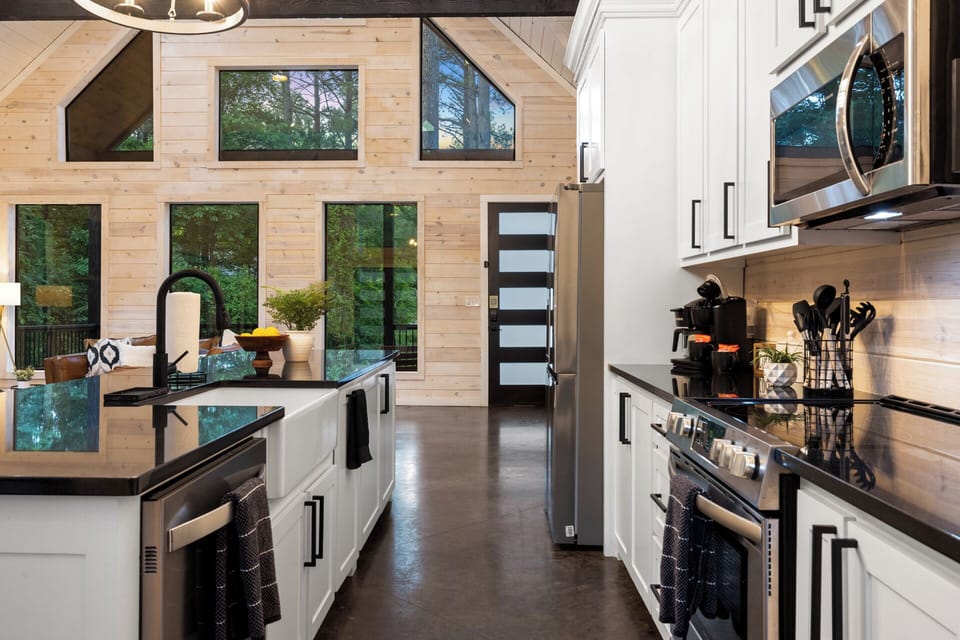 Spacious kitchen made for easy breakfasts, family dinners & late-night snacks