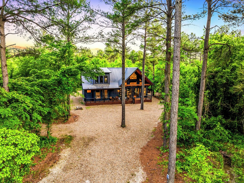 Large driveway fits up to 5-6 cars, perfect for boats and ATVs