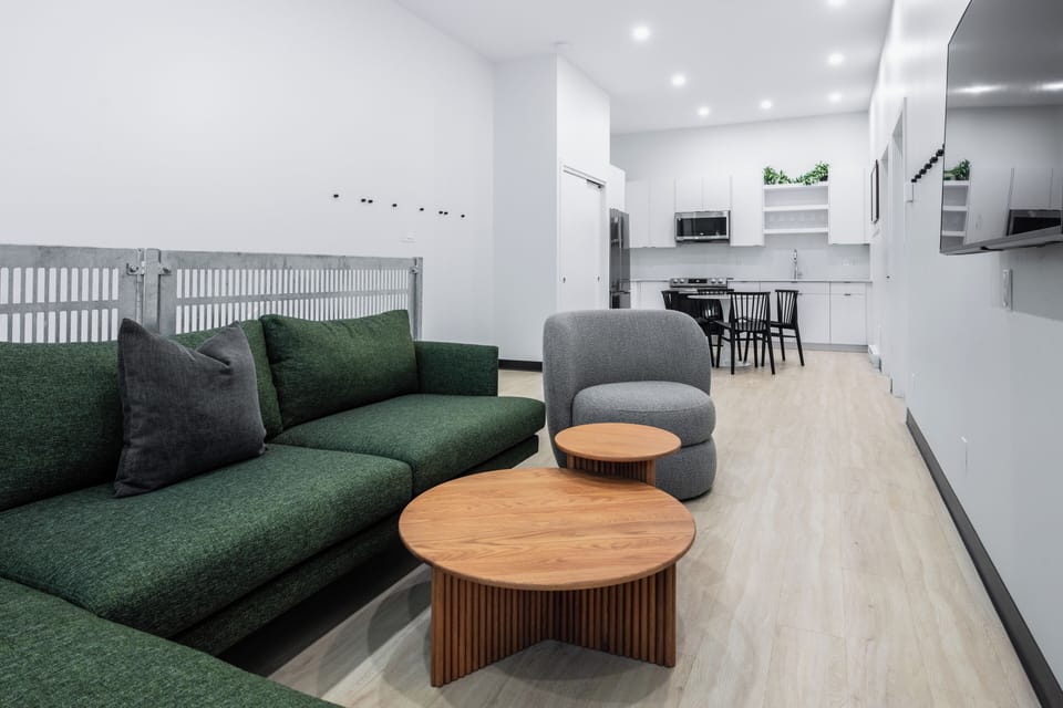 Premium Suite, 3 Bedrooms, Mountain View (The Hutte 3-Bedroom Suite) | Living area | 32-inch flat-screen TV with cable channels