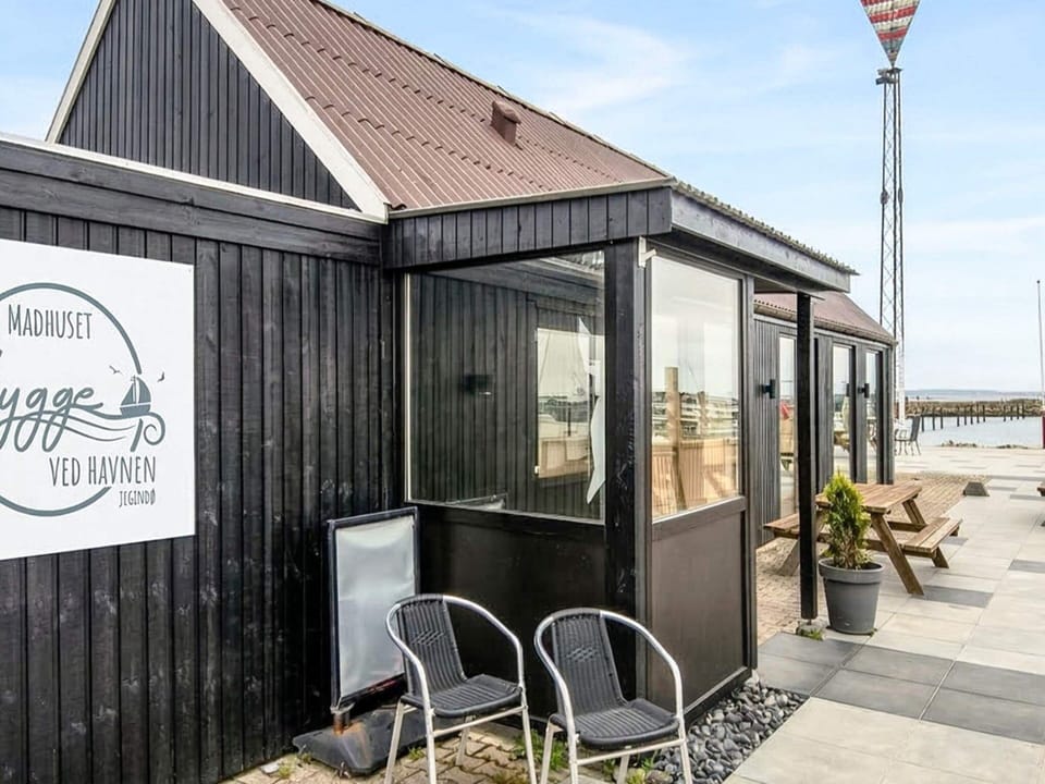 House | Outdoor dining