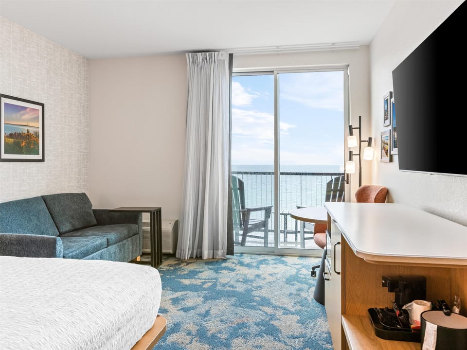 Room, 1 King Bed with Sofa bed, Balcony | Free WiFi