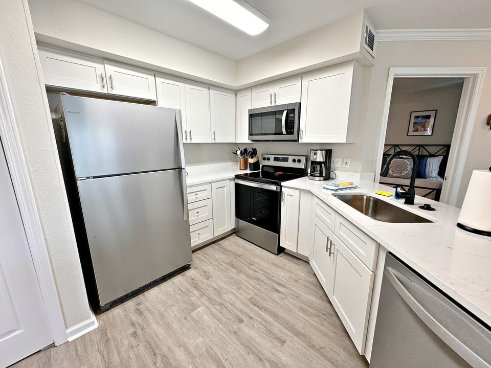 Fully equipped kitchen.