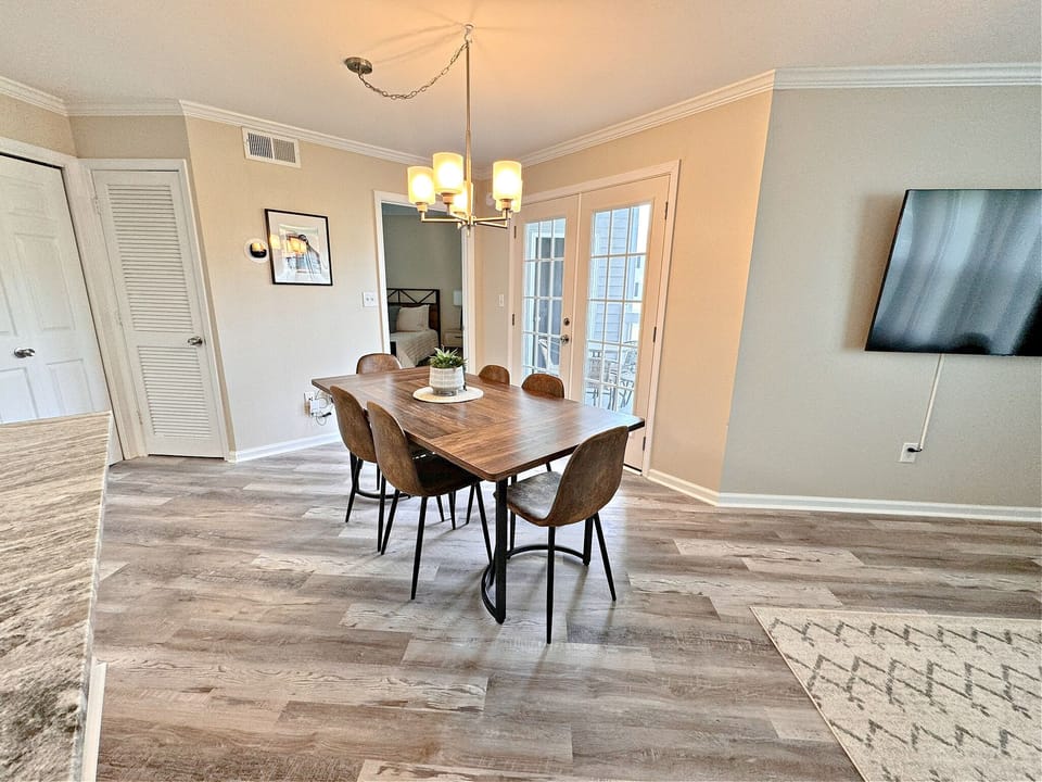Dining seating for 8.
