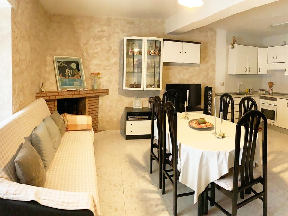 House | Dining