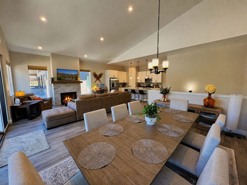 Open Dining Area