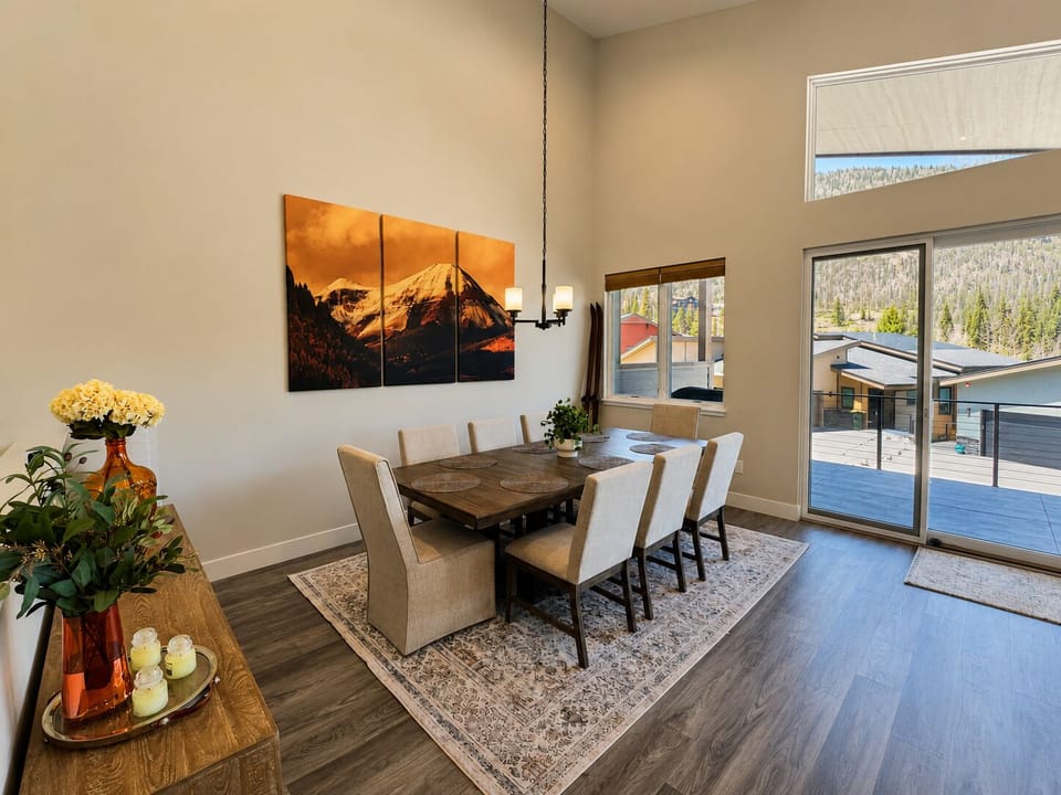 Dining Area Seats 8