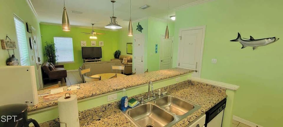 Condo, Multiple Beds, Kitchen, Pool View | Interior