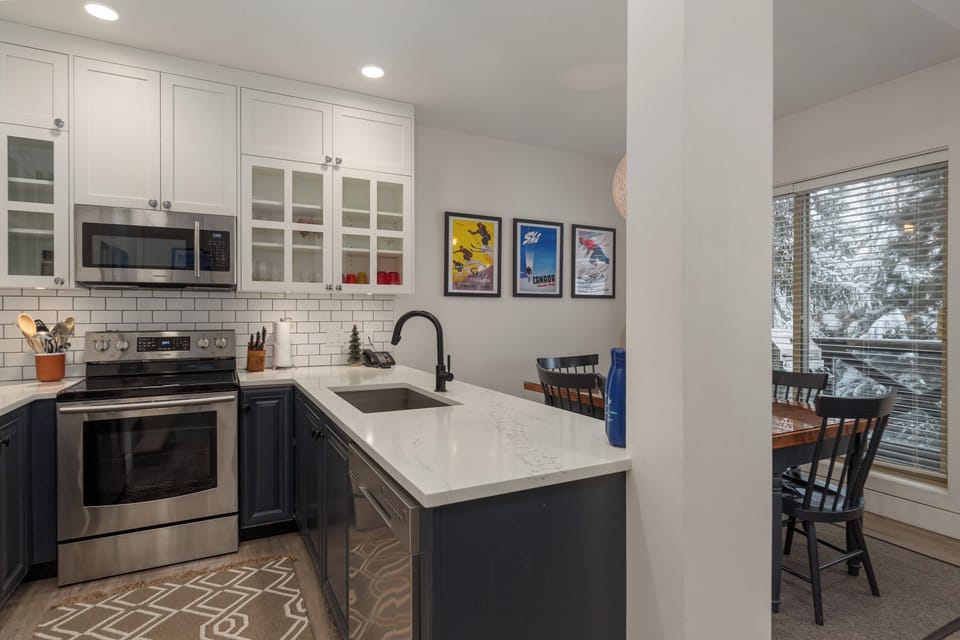 Main Floor - Kitchen & Dining Area