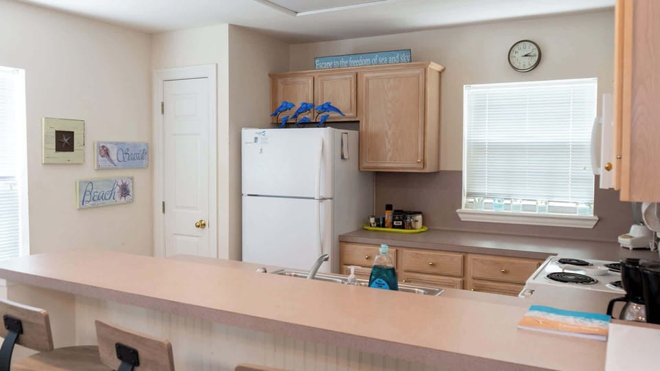 Condo, 1 Queen Bed with Sofa bed, Patio, Pool View (Sea Dancer #1) | Private kitchen | Fridge, microwave, oven, stovetop