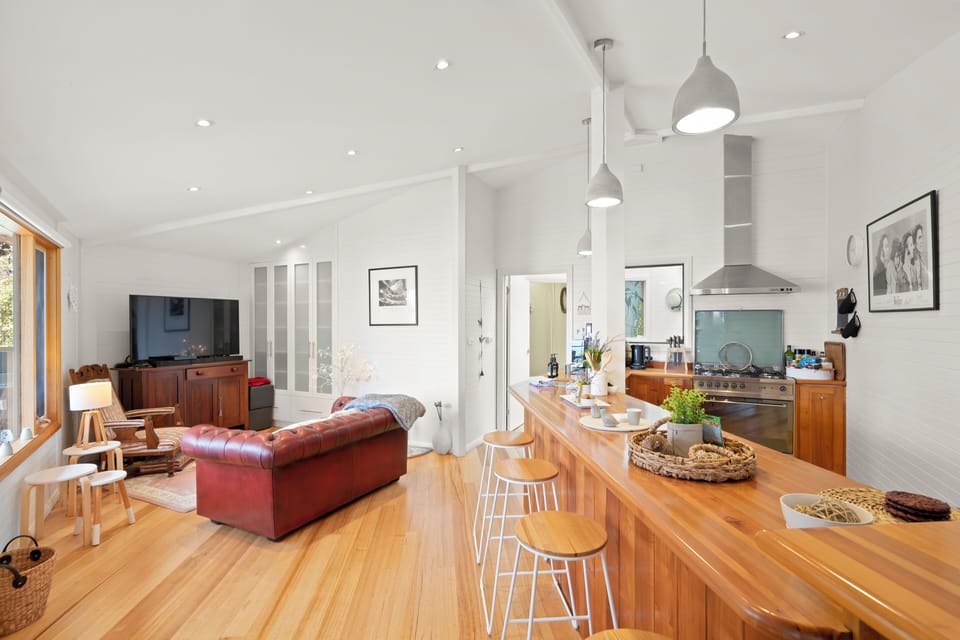 Design House, Bay View | Living area | 50-inch Smart TV with digital channels, Netflix, Hulu