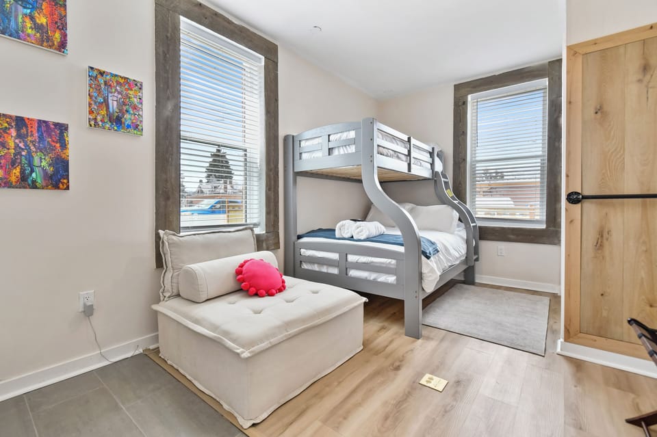 Another large bedroom with a Full / Twin Trundle Bunk and ensuite Bathroom