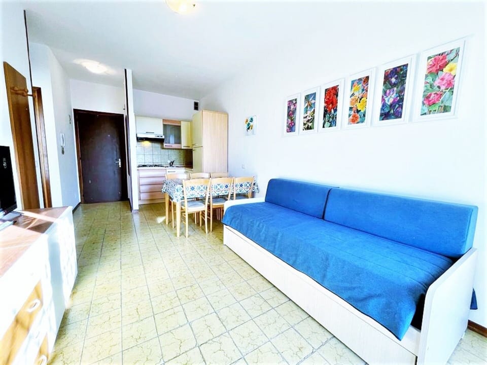 Apartment | Dining