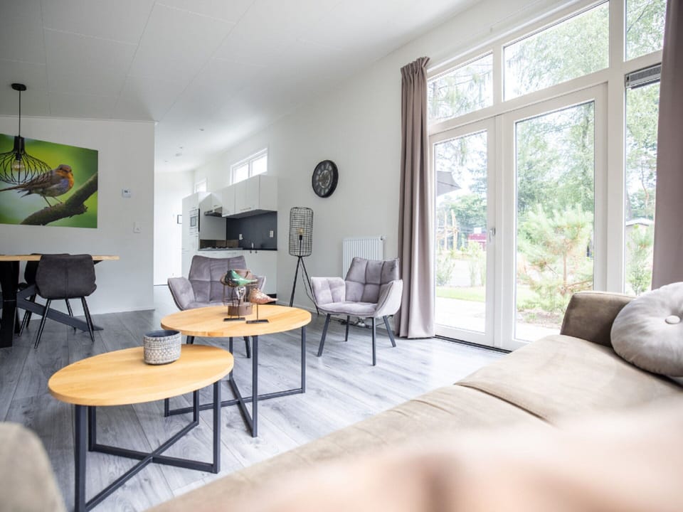 Bungalow | Dining