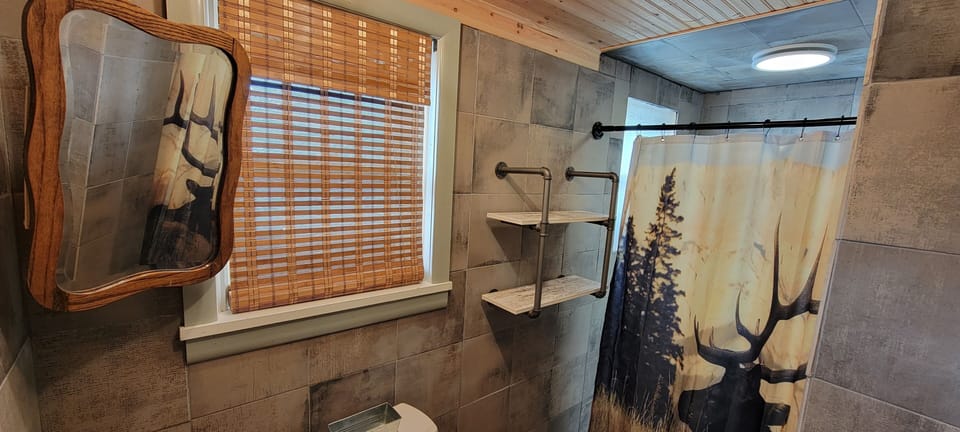 ElkRoom5 BathRoom ShowerCurtain