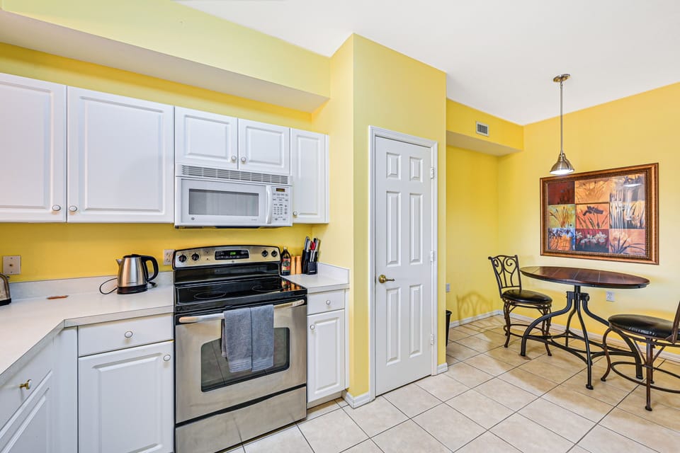 Kitchen | Breakfast Nook