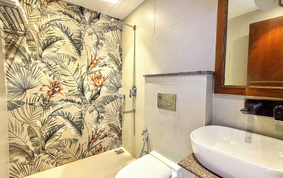 Executive Room, Valley View | Bathroom | Towels, soap, shampoo, toilet paper