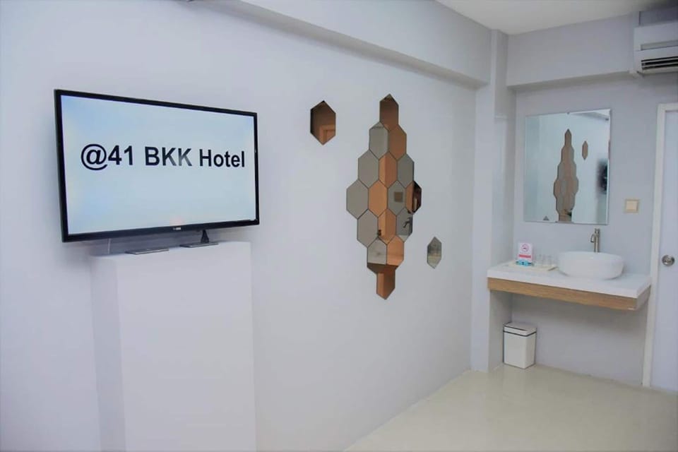 Deluxe Room | Desk, free WiFi, bed sheets