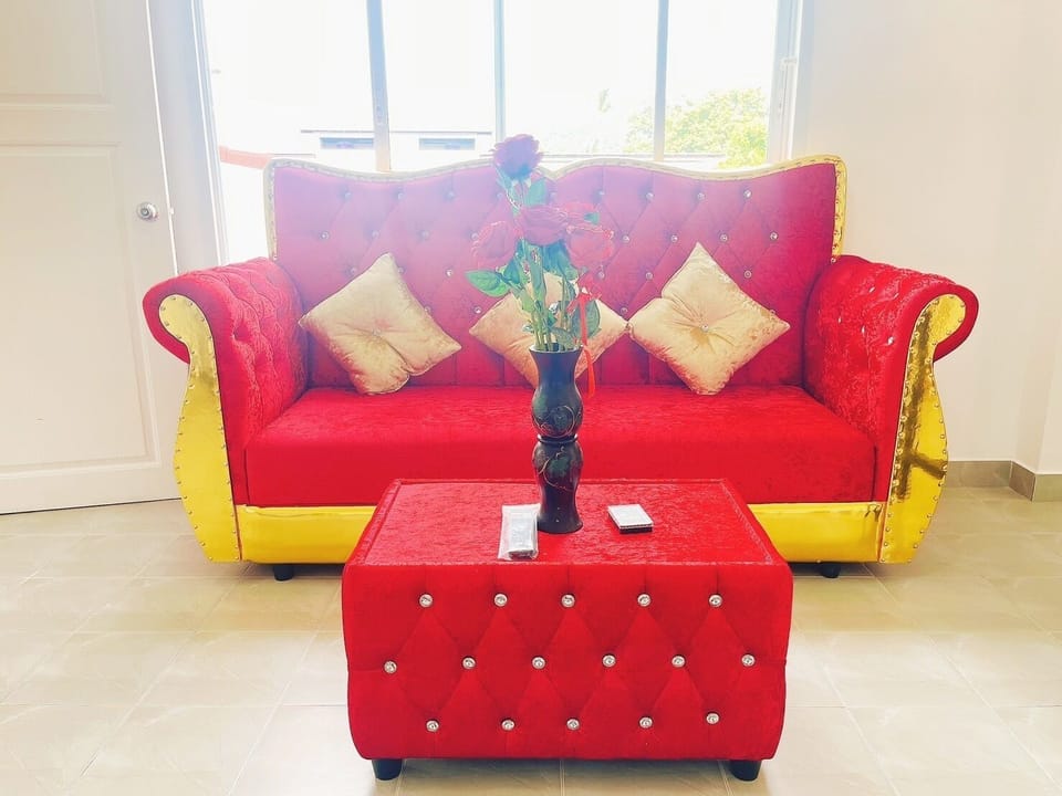 Deluxe Studio Suite, 1 Bedroom, Refrigerator, Sea View | Living area | Flat-screen TV
