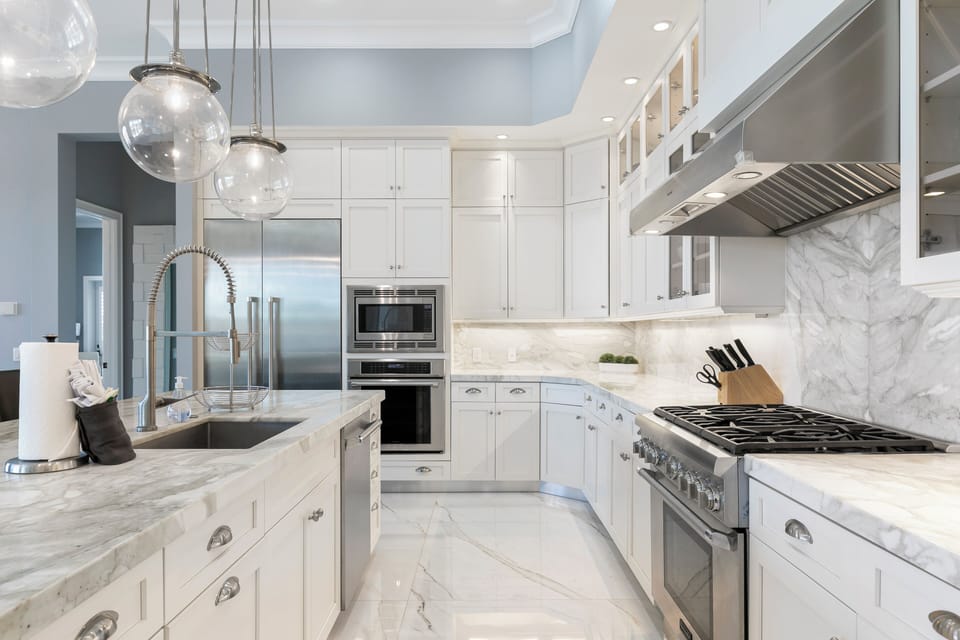 Double ovens and stainless steel appliances for your cooking needs.