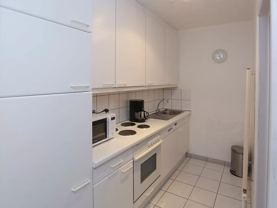 Apartment | Private kitchen | Electric kettle, toaster