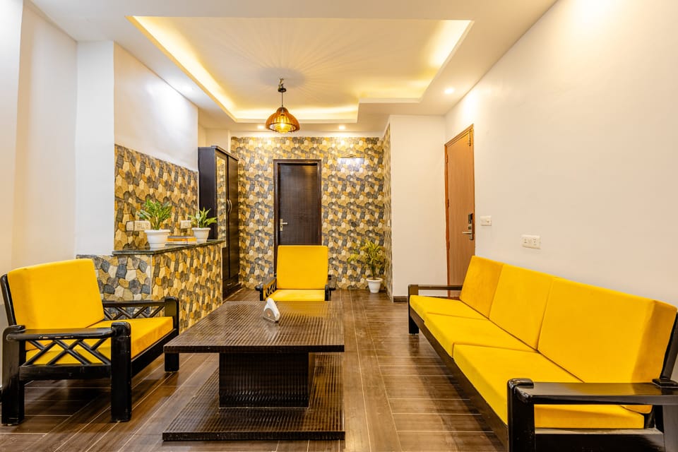 Superior Room, City View | Living area | 32-inch Smart TV with digital channels