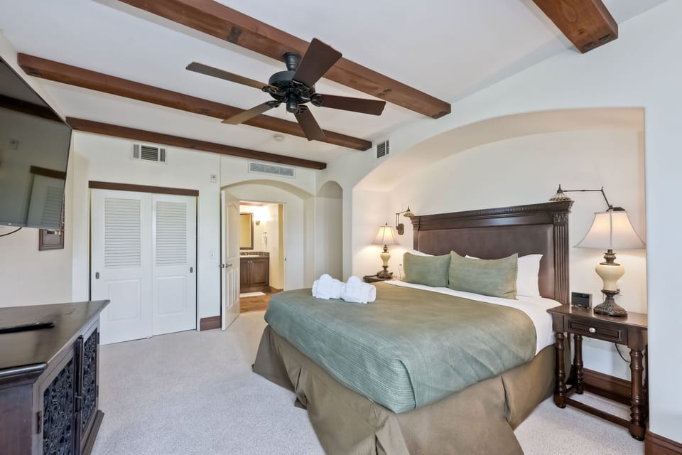 King size bed.