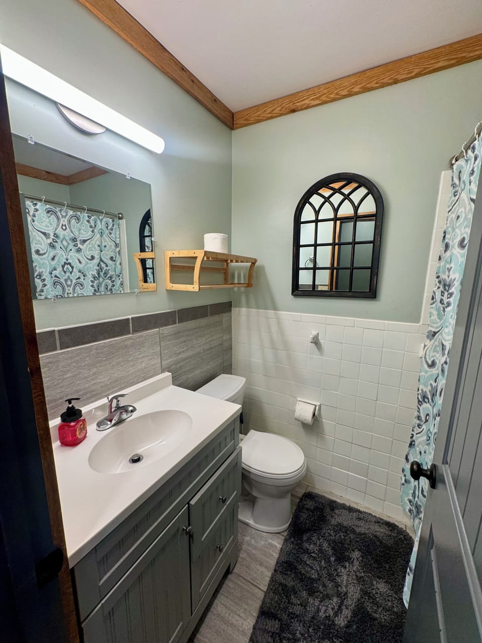 Full bathroom