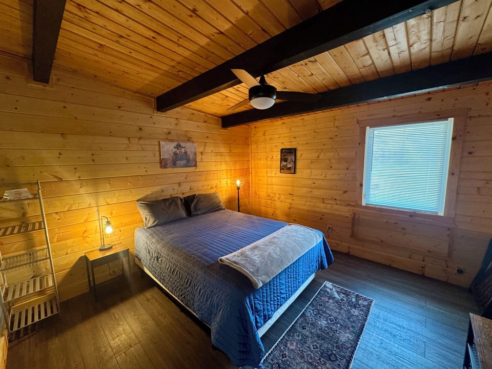 Bedroom 2 - 1 queen bed.