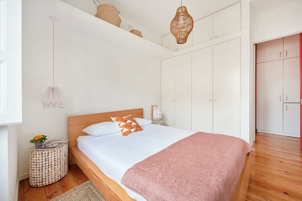 Sunny Renovated Apt With Ac, By Timecooler Apartment in Lisbon