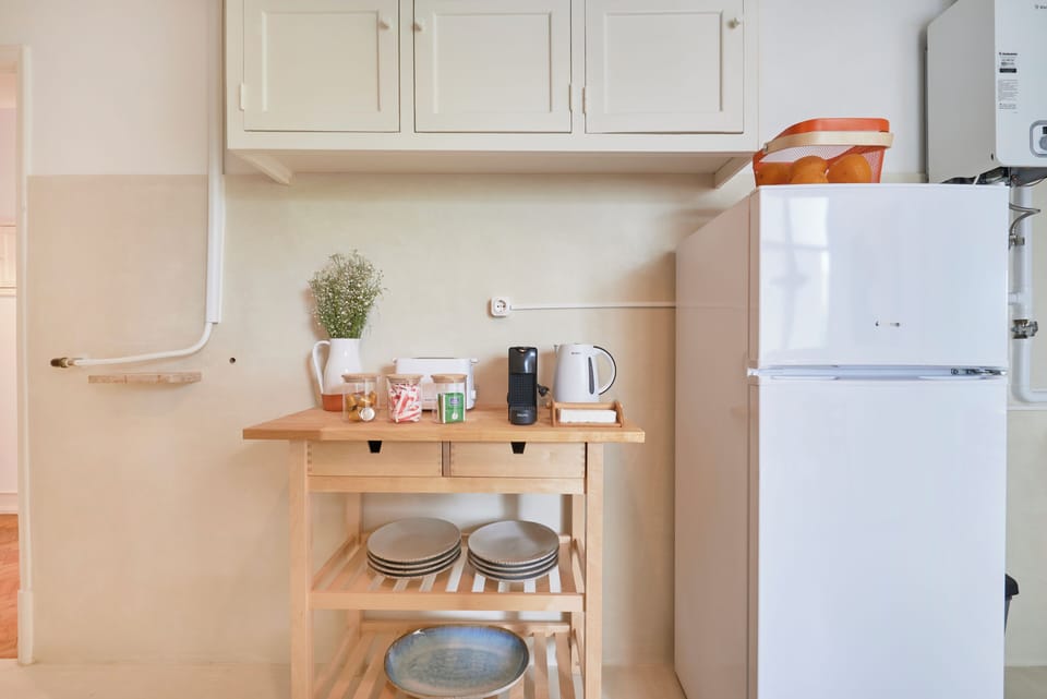 Apartment, 2 Bedrooms | Private kitchen | Fridge, microwave, oven, stovetop