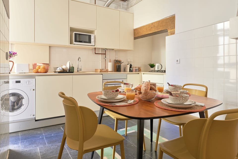 Apartment | Private kitchen | Fridge, microwave, stovetop, electric kettle
