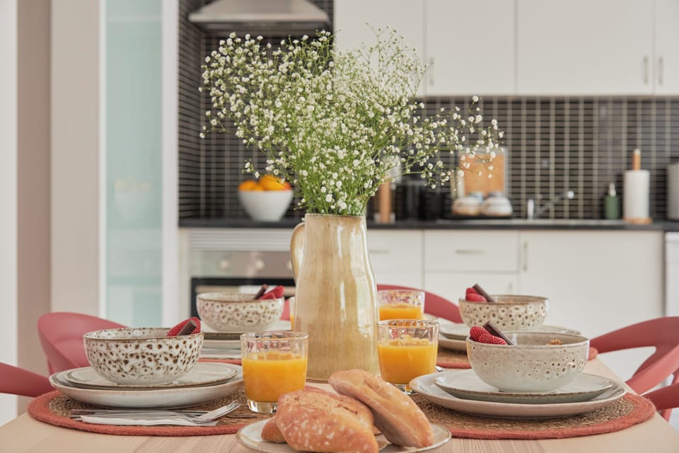 Apartment, 2 Bedrooms | Living room | Flat-screen TV