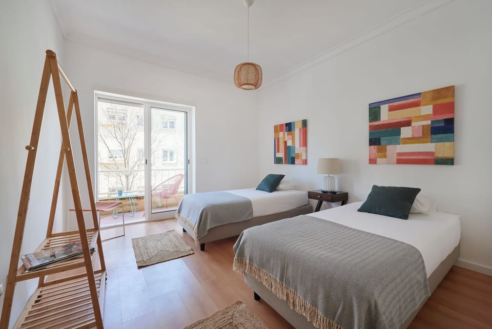 Sunset Balcony Apartment, By Timecooler Apartment in Lisbon