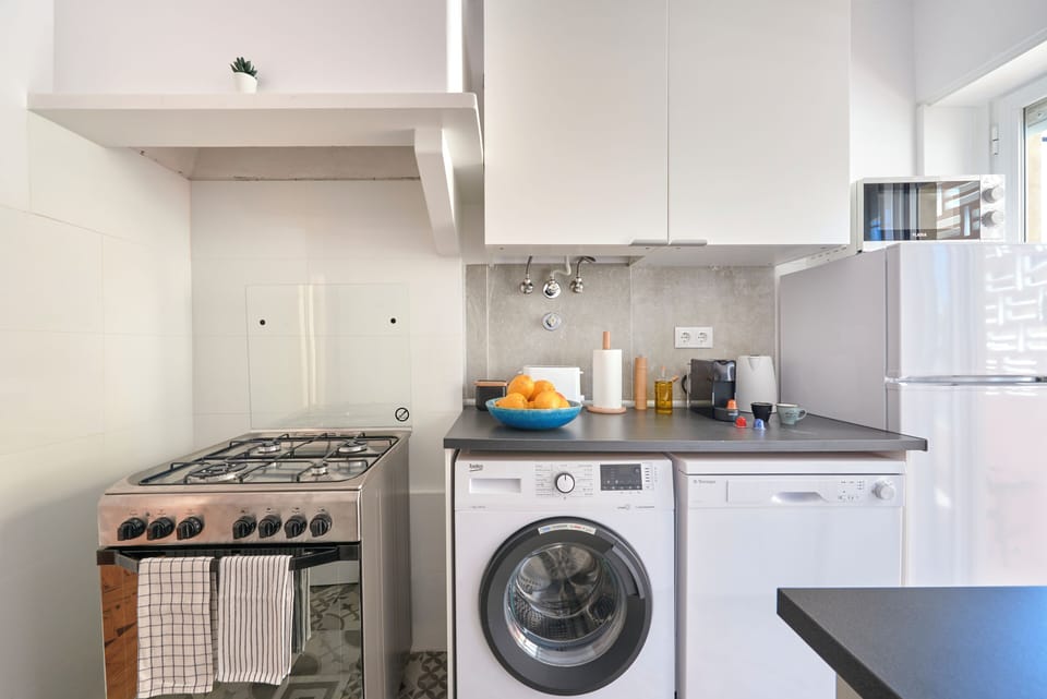 Apartment, 2 Bedrooms | Private kitchen | Fridge, microwave, oven, stovetop