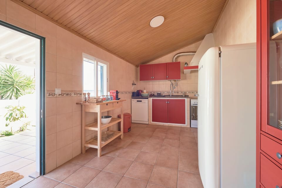Villa, 4 Bedrooms | Private kitchen | Fridge, microwave, oven, stovetop