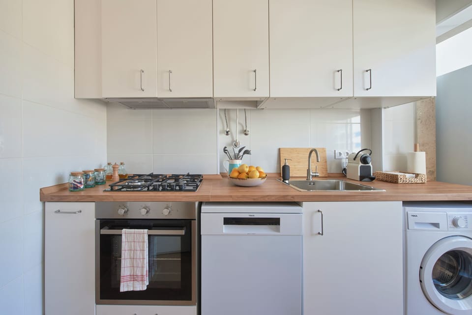 Apartment | Private kitchen | Fridge, microwave, stovetop, electric kettle
