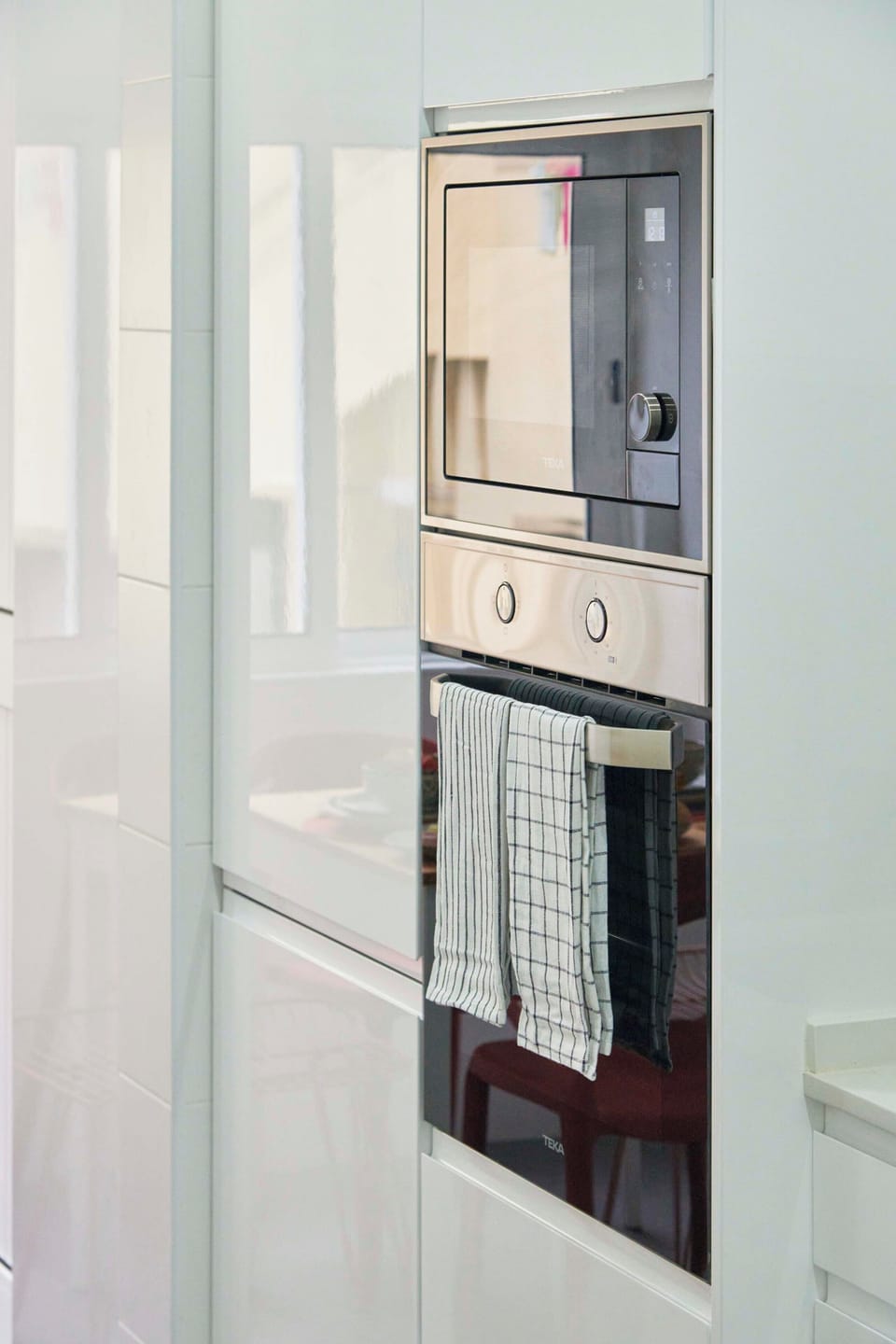 Apartment, 4 Bedrooms | Private kitchen | Fridge, microwave, oven, stovetop
