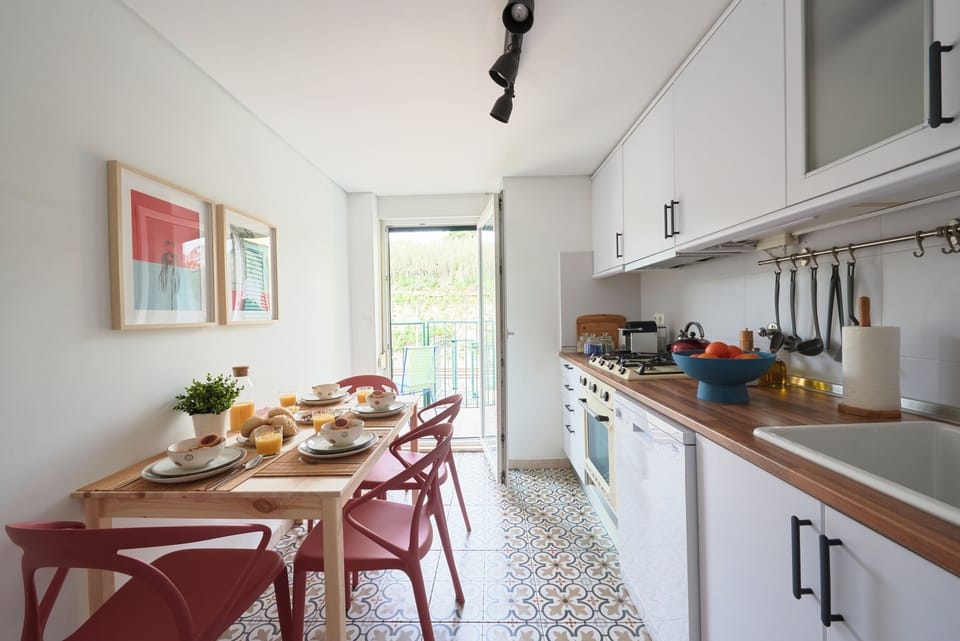 Apartment, 2 Bedrooms | Private kitchen | Fridge, microwave, oven, stovetop