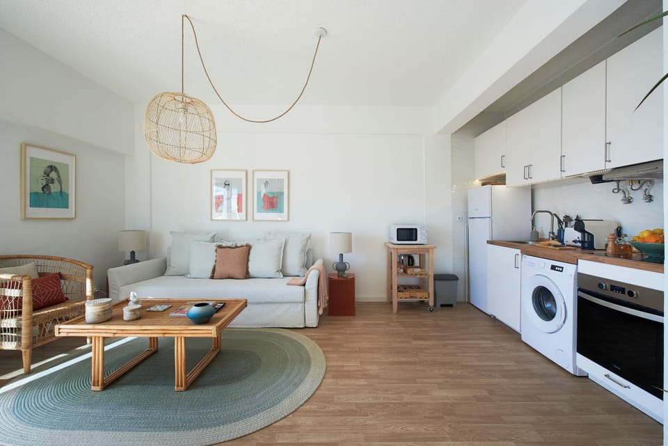Apartment, 1 Bedroom | Private kitchen | Fridge, microwave, oven, stovetop