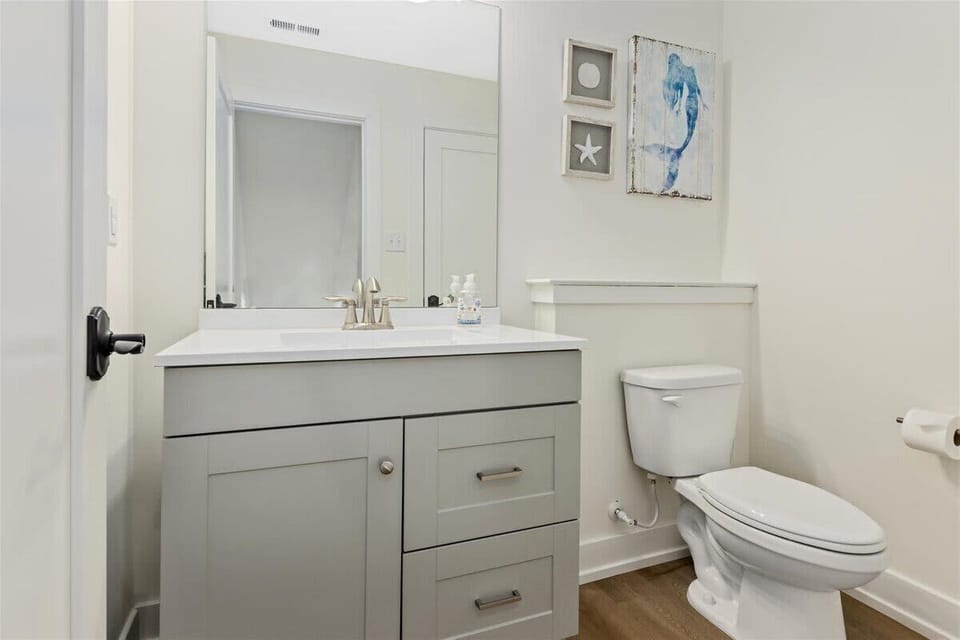 Living Area 1/2 Bath