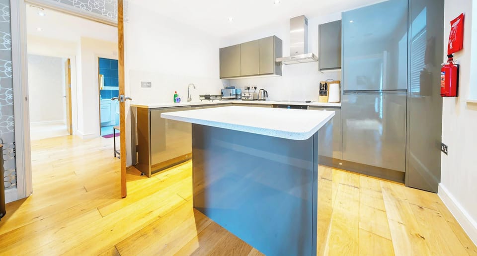 HIGH QUALITY KITCHEN EQUIPMENTS
