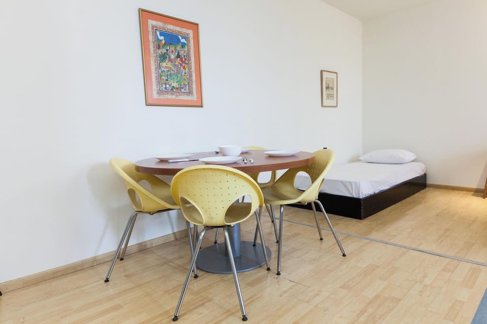 Studio | In-room dining