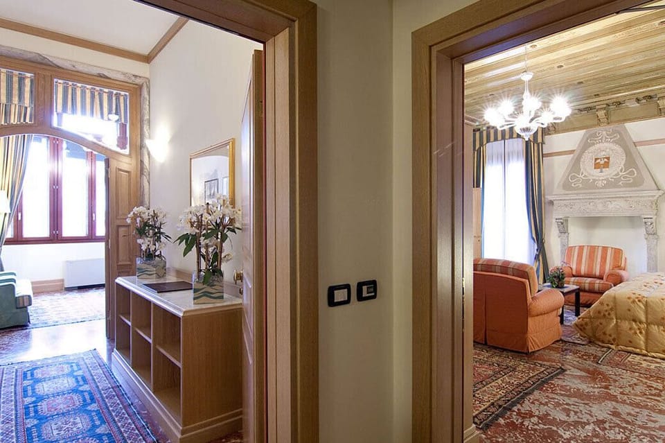 Family Room | Minibar, in-room safe, desk, free WiFi
