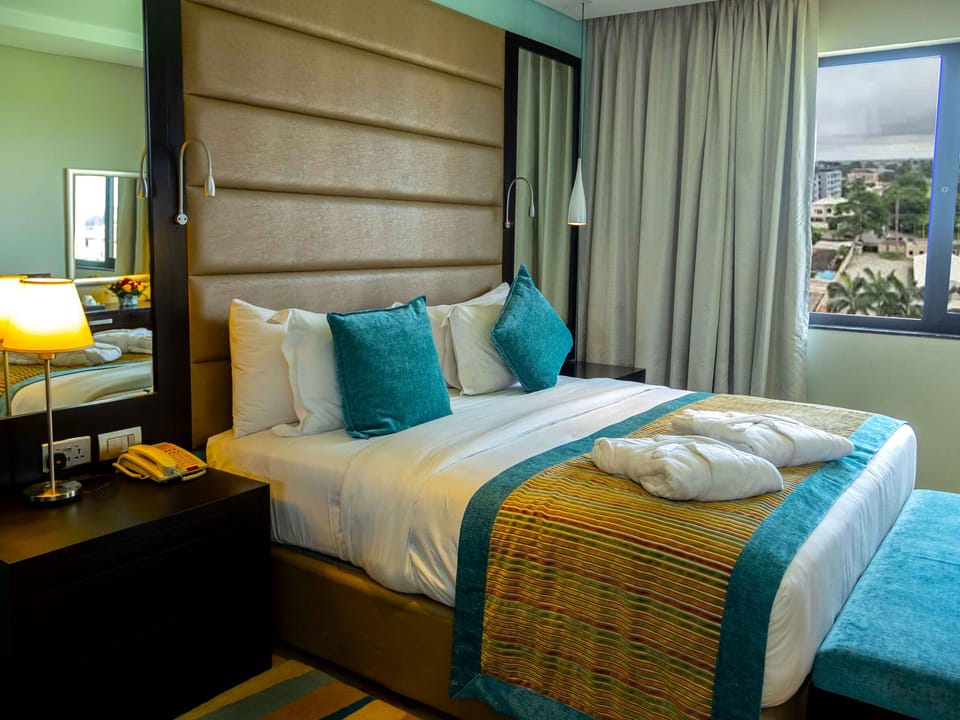 Presidential Studio Suite, 1 Queen Bed | Premium bedding, in-room safe, desk, laptop workspace